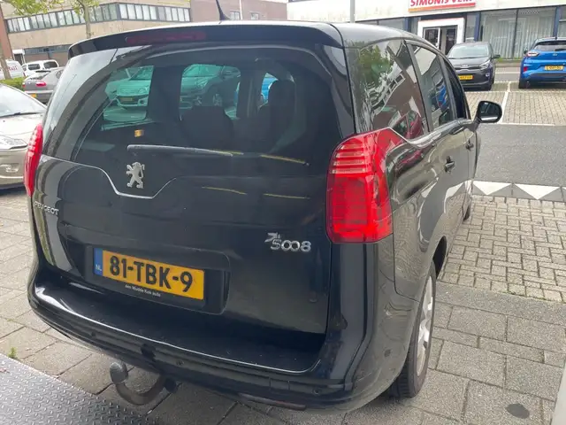 Peugeot 5008 view 7
