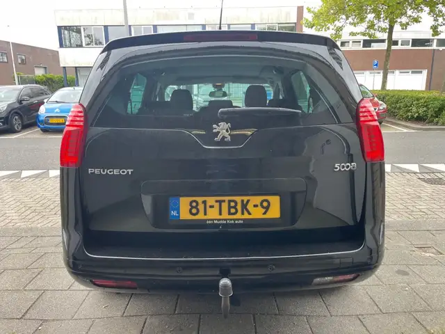 Peugeot 5008 view 8