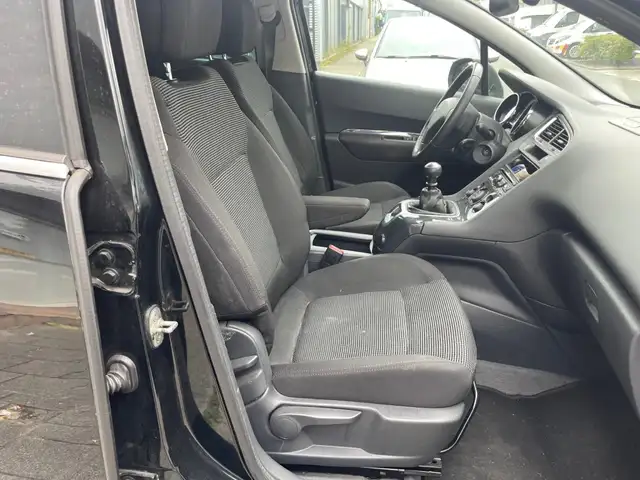 Peugeot 5008 view 10