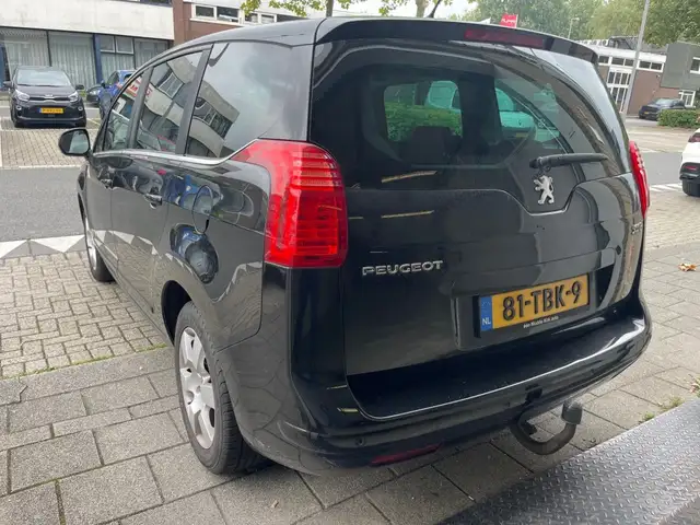 Peugeot 5008 view 9