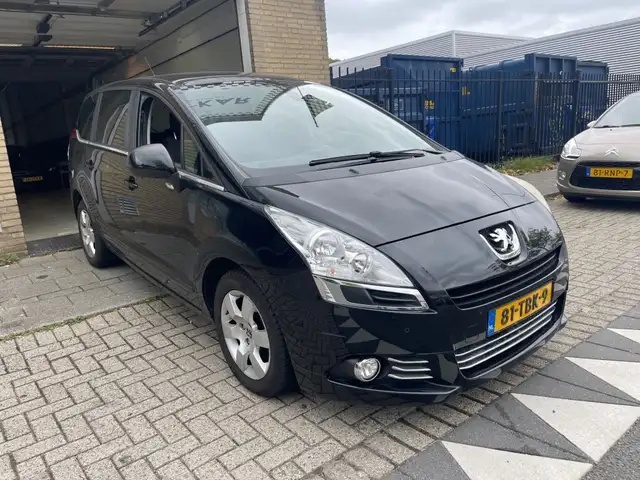 Peugeot 5008 view 6