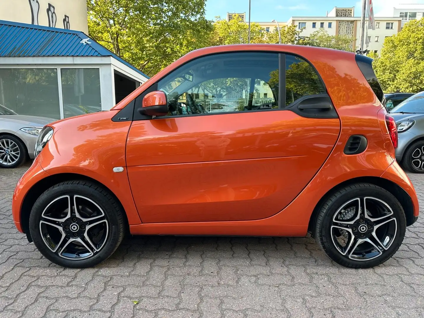 smart forTwo fortwo 66kW DCT prime SPORT*LEDER*NAVI*SHZ*PTS* Orange - 2