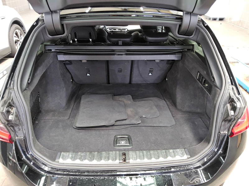 BMW 320 dA Touring T-Leder Navi LED Shz Curved — photo 12