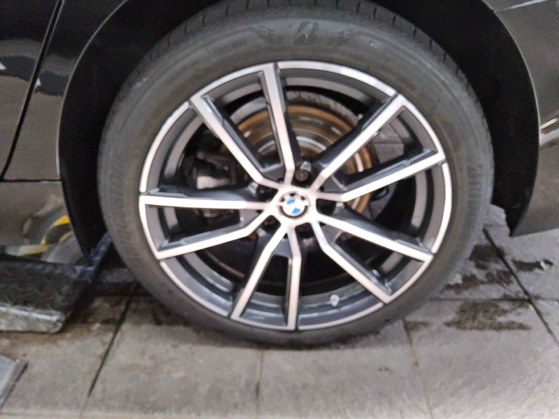 BMW 320 dA Touring T-Leder Navi LED Shz Curved — photo 11