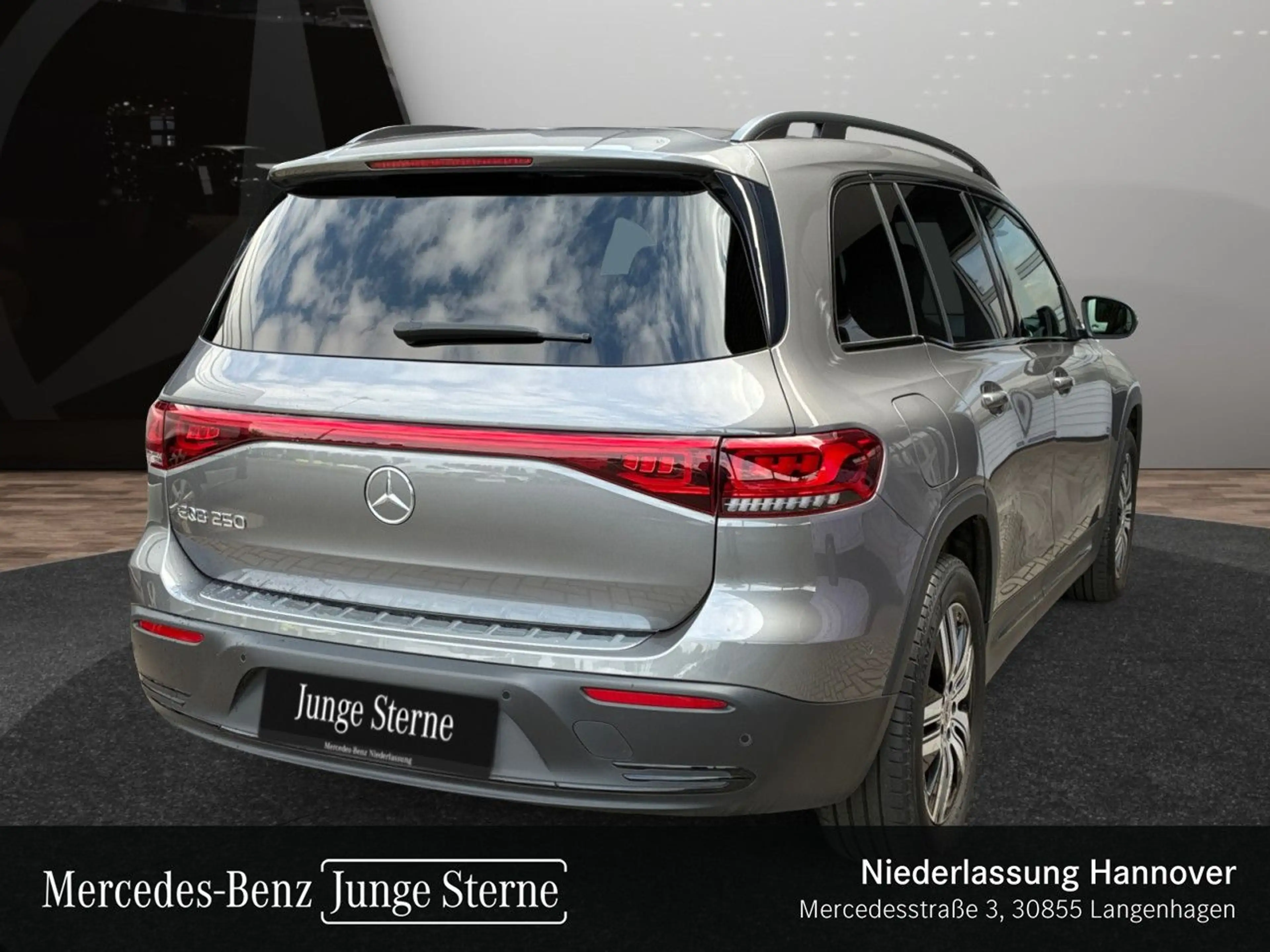 Mercedes-Benz EQB 250 PROG+NIGHT+ADVANCED+KAMERA — photo 8