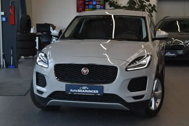 Jaguar E-Pace 2.0 AWD LED~AHK~DAB~RFKamera~Meridian