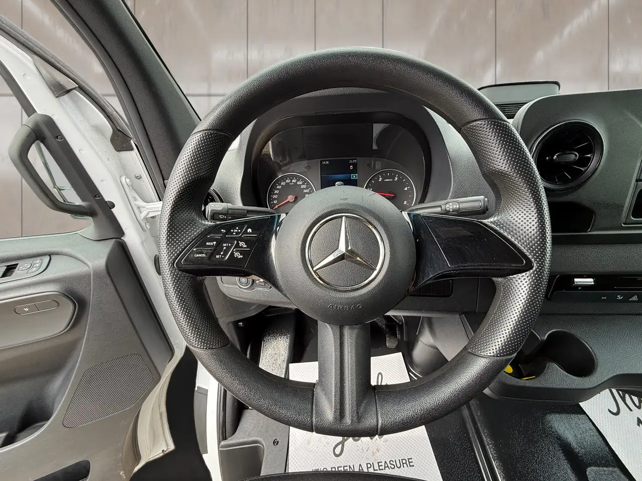 Mercedes-Benz Sprinter снимка Mercedes-Benz Sprinter
