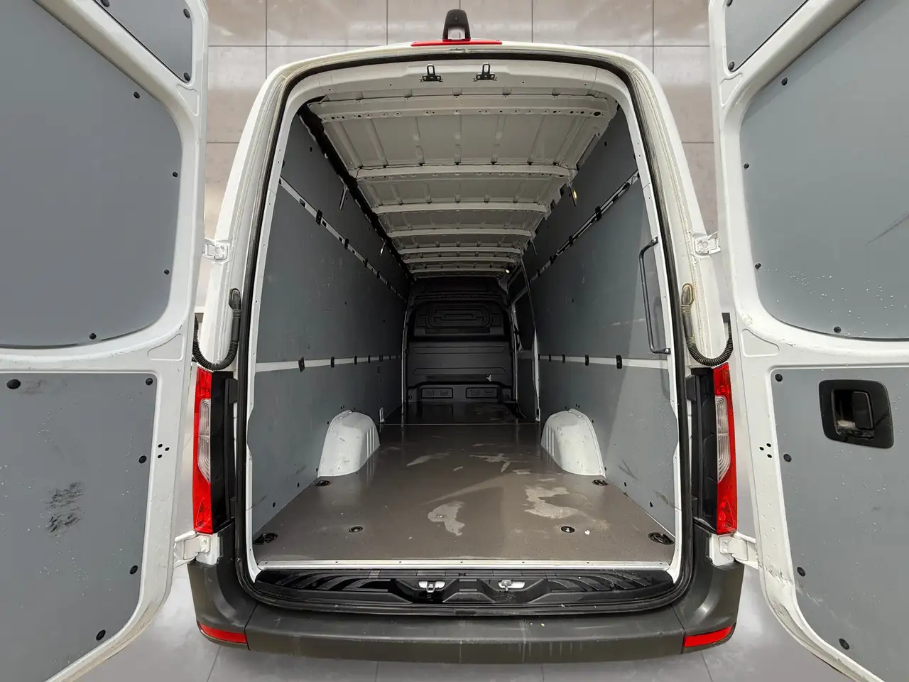 Mercedes-Benz Sprinter снимка Mercedes-Benz Sprinter