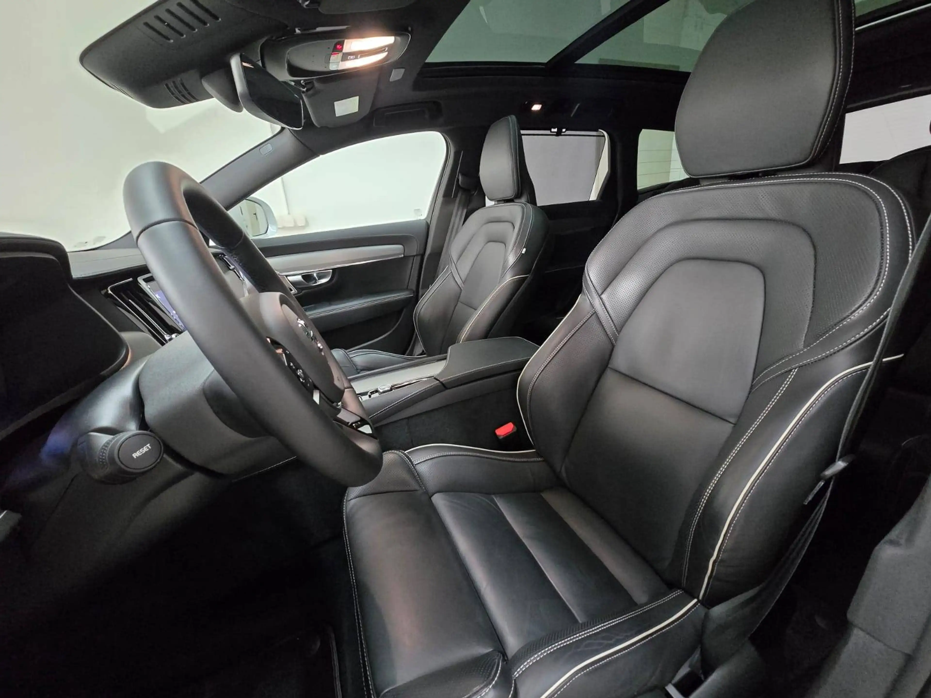 Volvo V90 Cross Country Ultimate AWD Panorama 360° Bowers&Wilkins Standheizung 1.Hand — photo 7