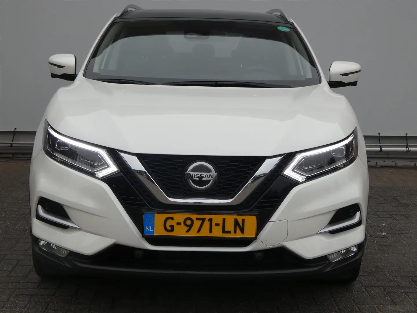 Nissan Qashqai 1.3 DIG-T 140pk Tekna Wit - 2