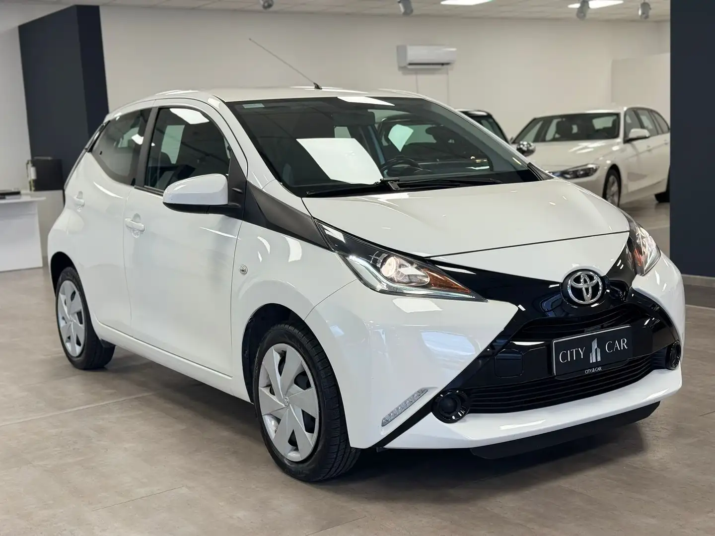 Toyota Aygo 5p 1.0 x-cite my15 - 1