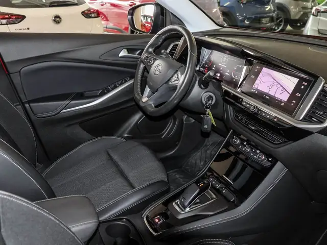 Opel Grandland view 4