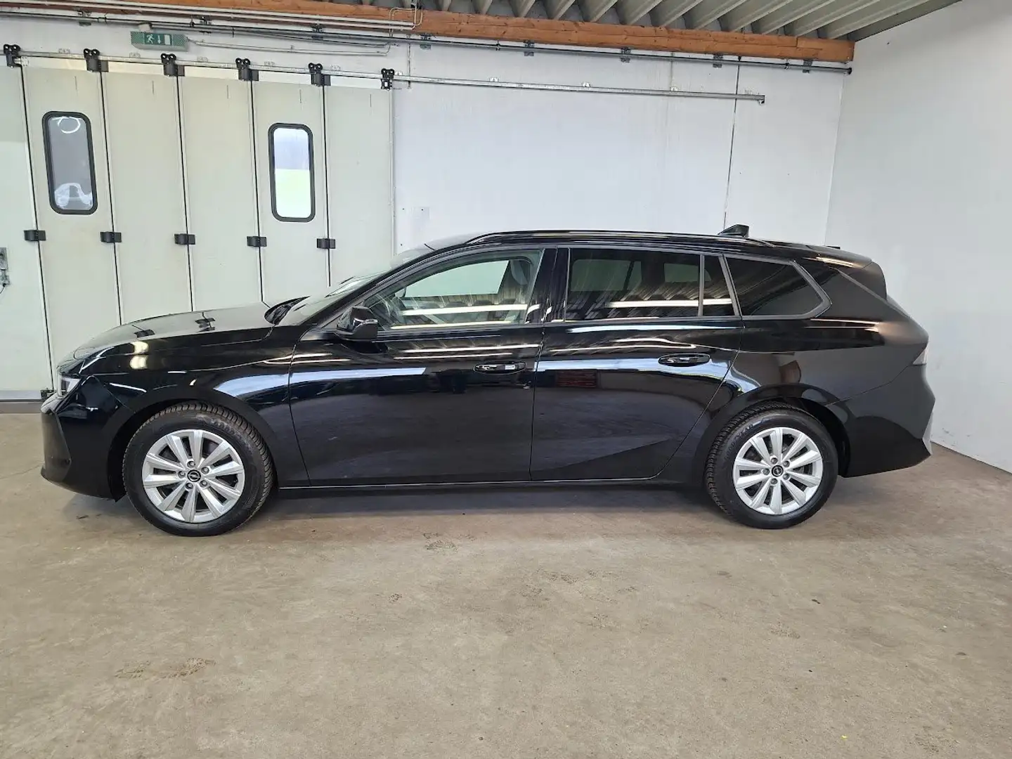 Opel Astra Kombi 1.5 D Business Elegance Aut. Schwarz - 2