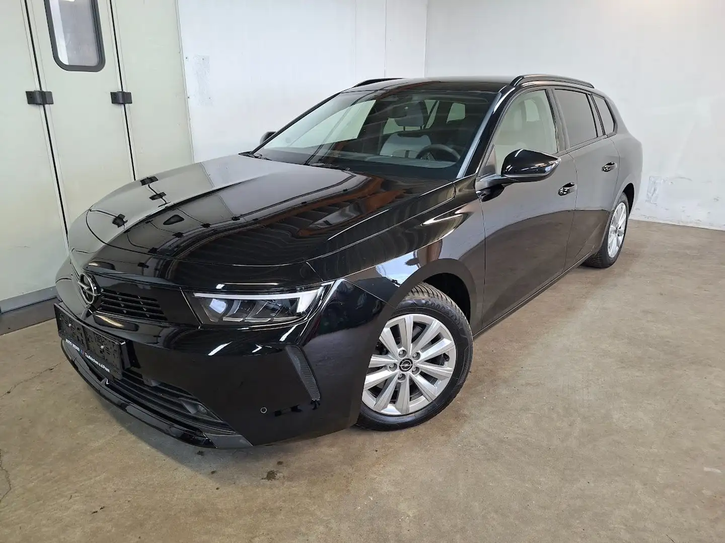 Opel Astra Kombi 1.5 D Business Elegance Aut. Schwarz - 1
