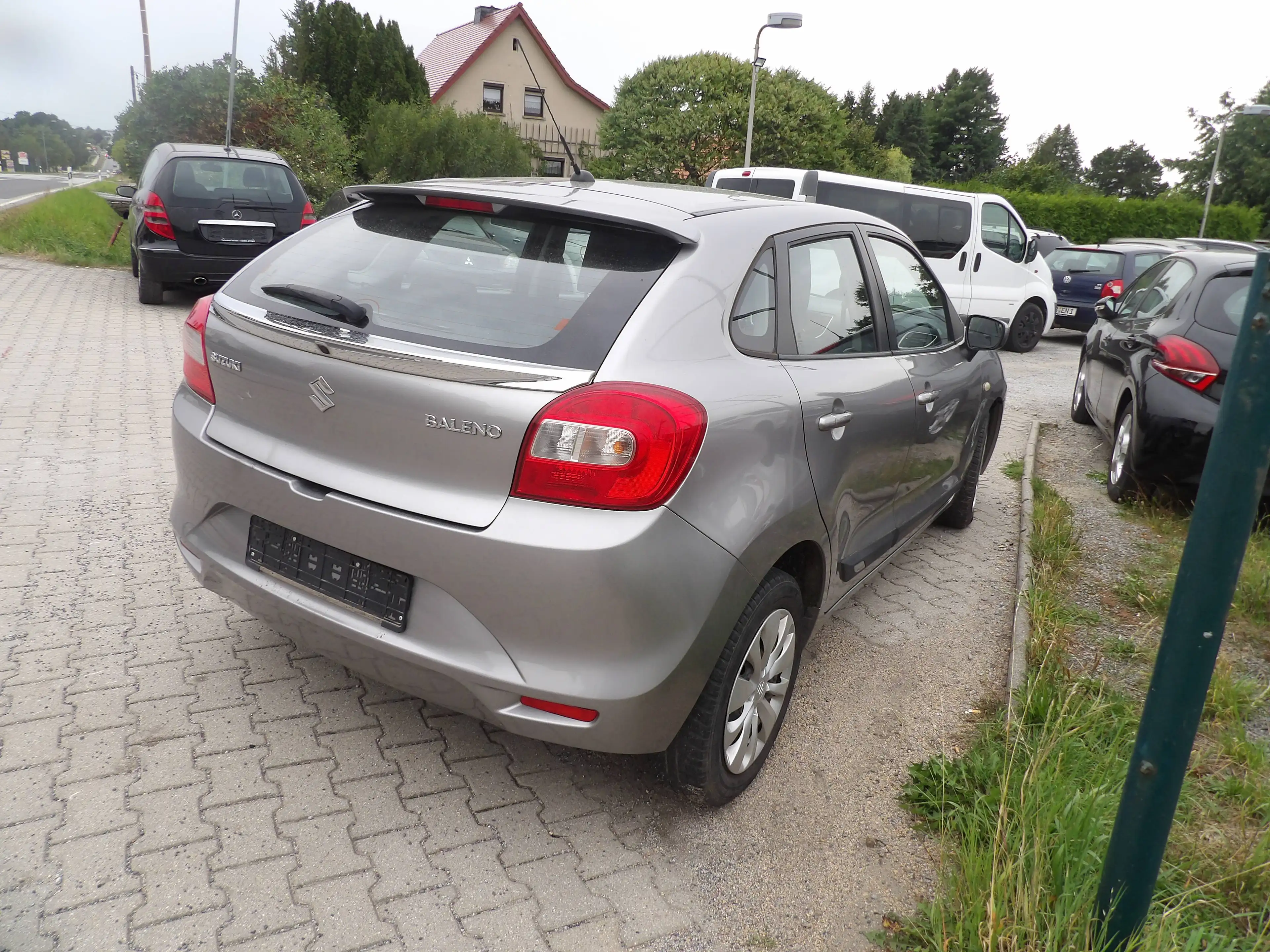 Suzuki Baleno Basic Klima CD Radio Sitzheizung Freisprechanlage HU AU Neu — photo 5