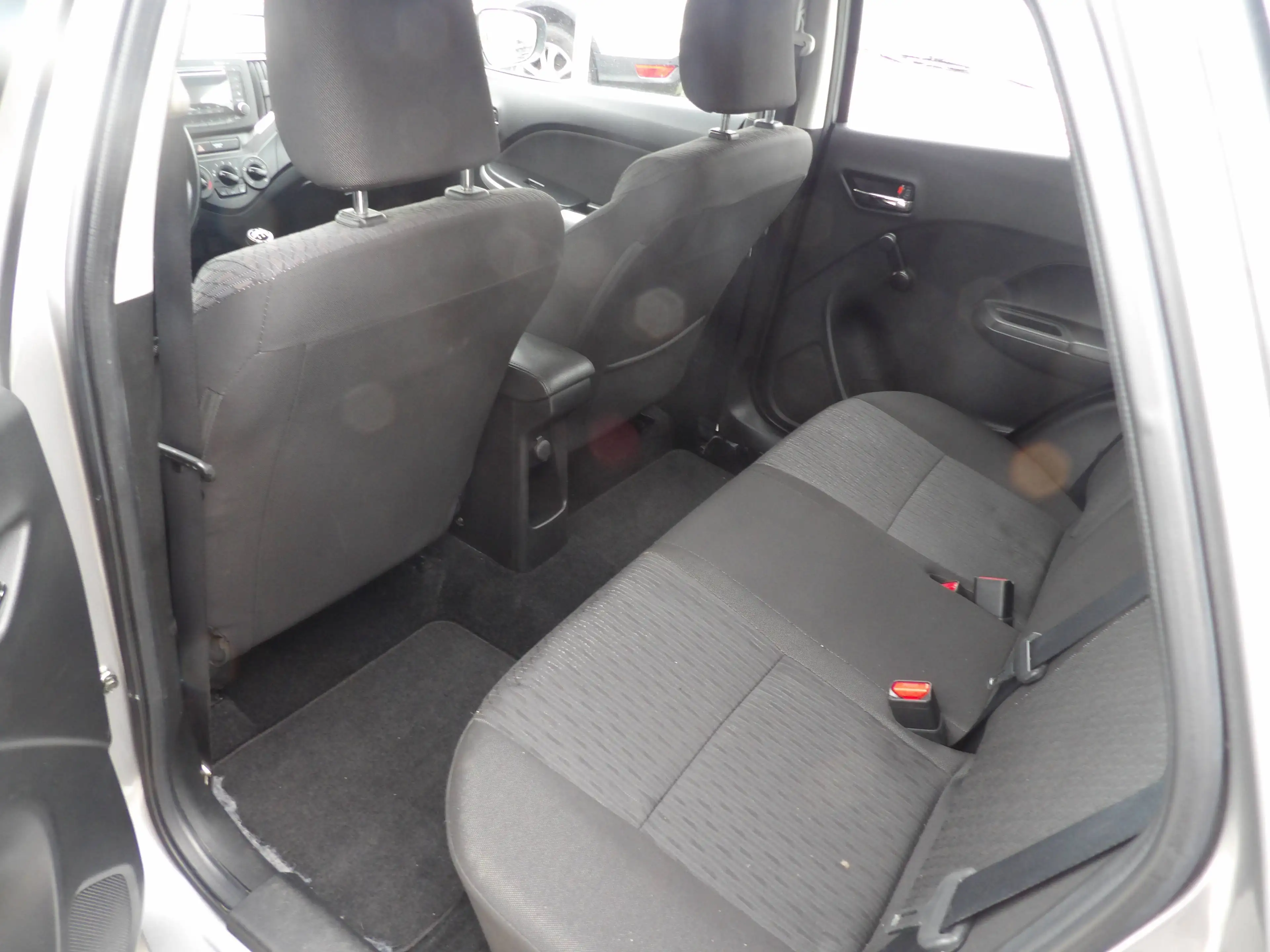 Suzuki Baleno Basic Klima CD Radio Sitzheizung Freisprechanlage HU AU Neu — photo 12
