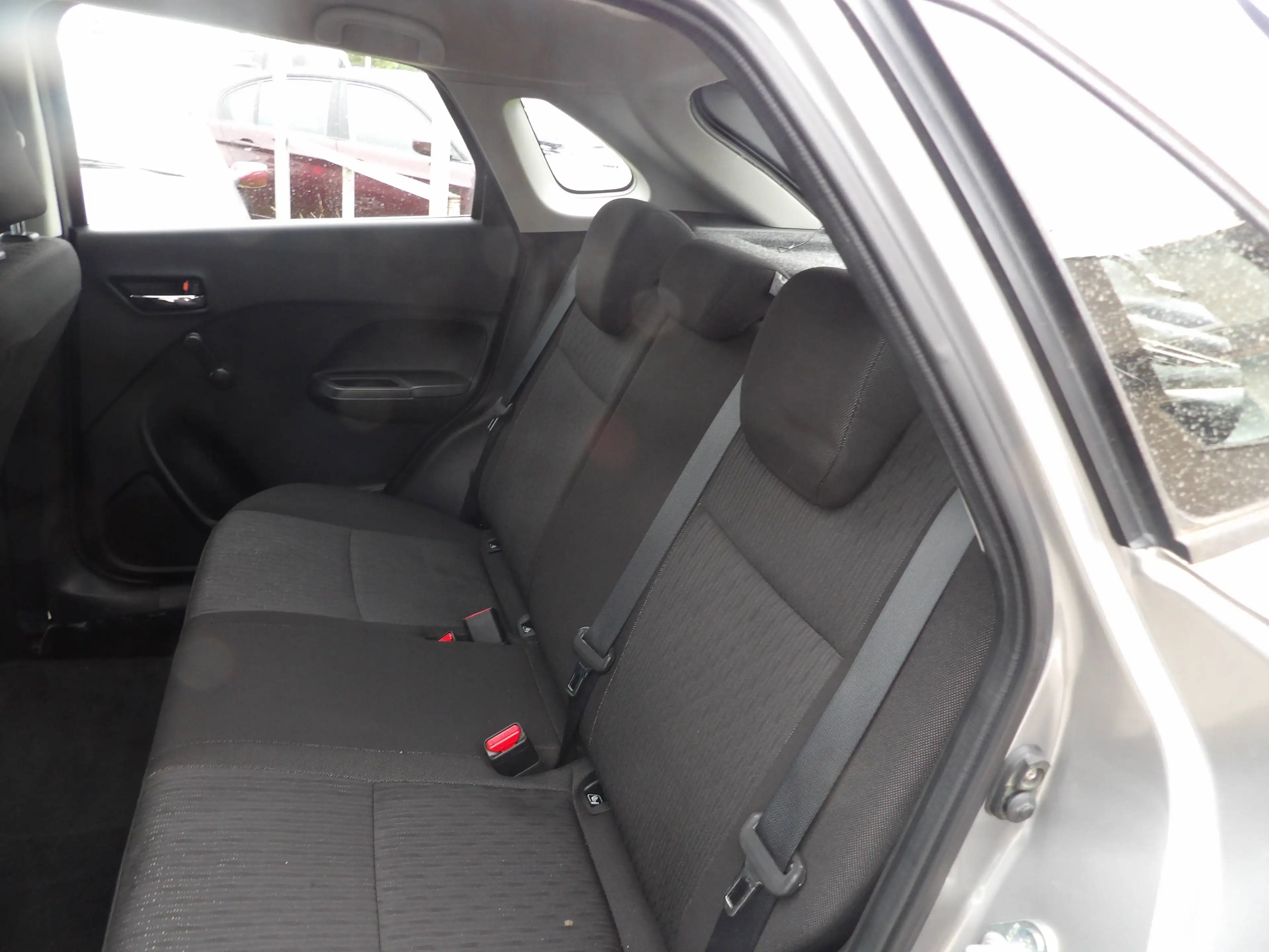 Suzuki Baleno Basic Klima CD Radio Sitzheizung Freisprechanlage HU AU Neu — photo 13