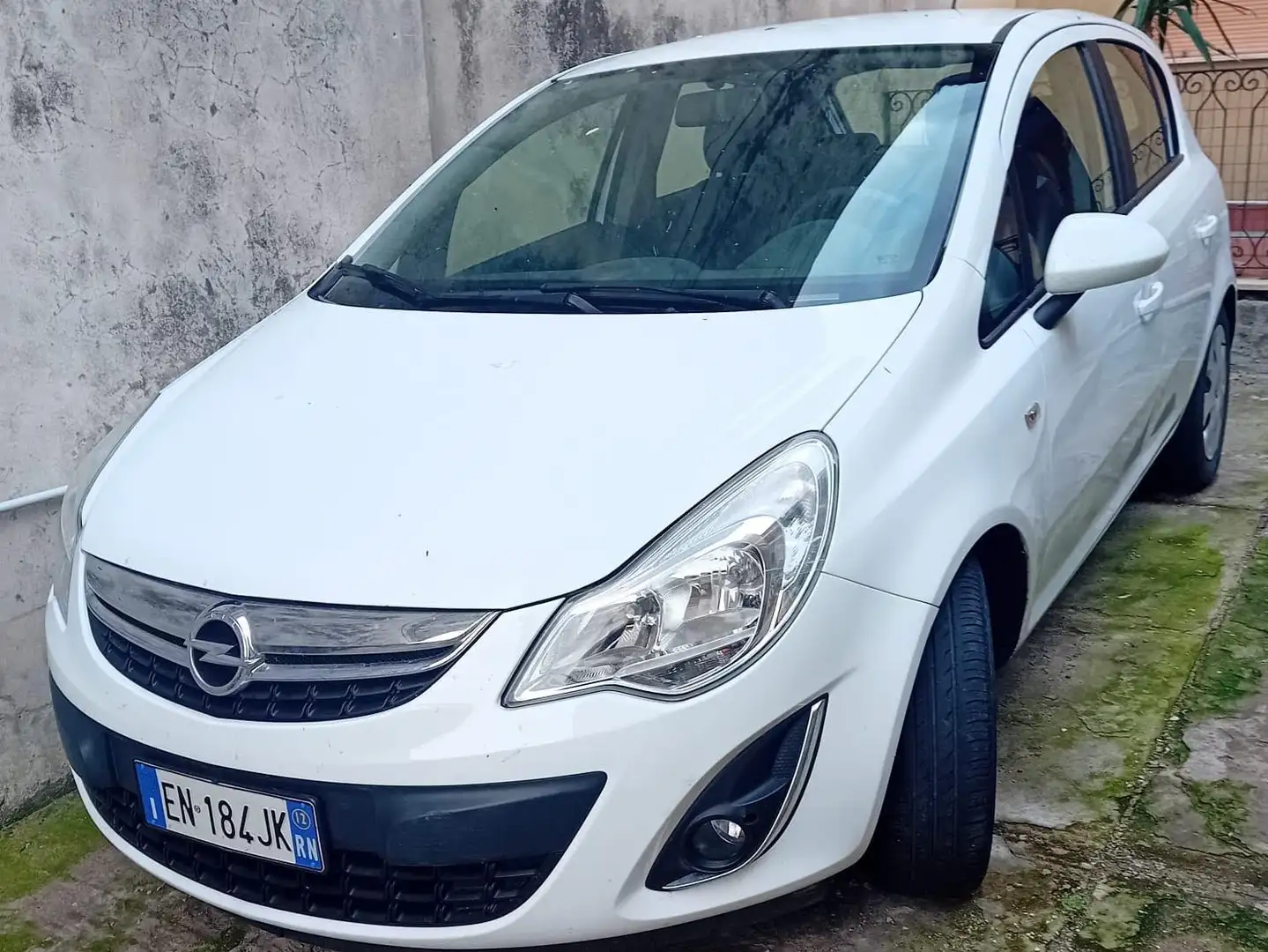 Opel Corsa Corsa IV 2010 5p 1.2 Edition(elective)Gpl-tech85cv Bianco - 1