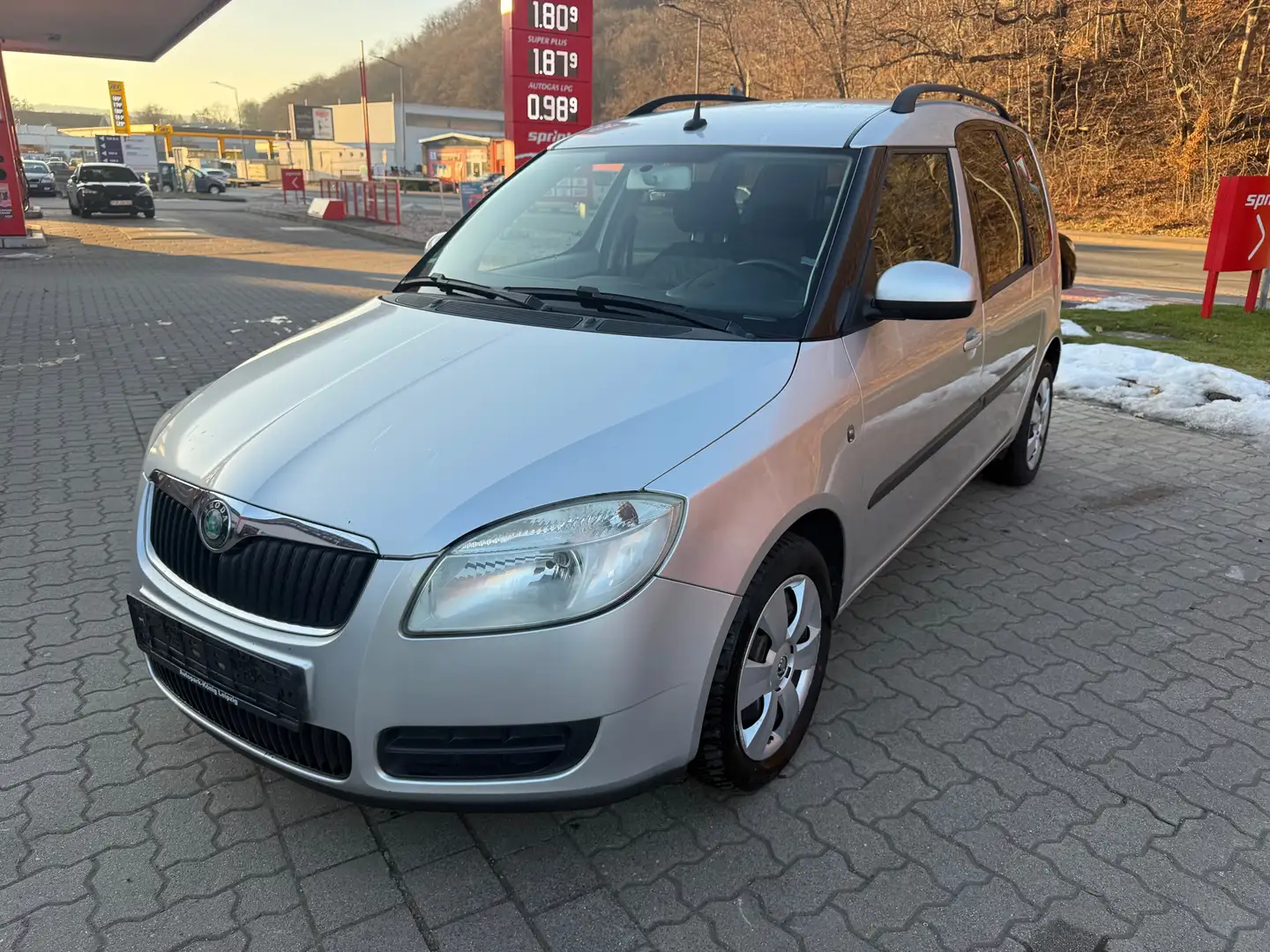 Skoda Roomster 1.6 TÜV/ BIS/ 06/2026 Silber - 1