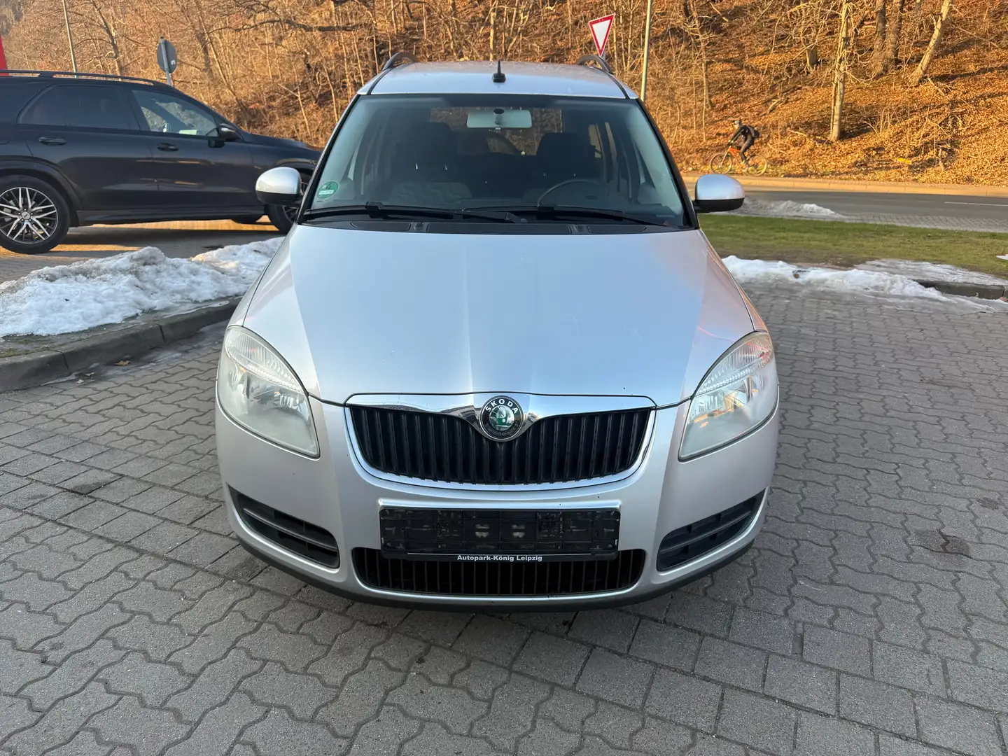 Skoda Roomster 1.6 TÜV/ BIS/ 06/2026 Silber - 2