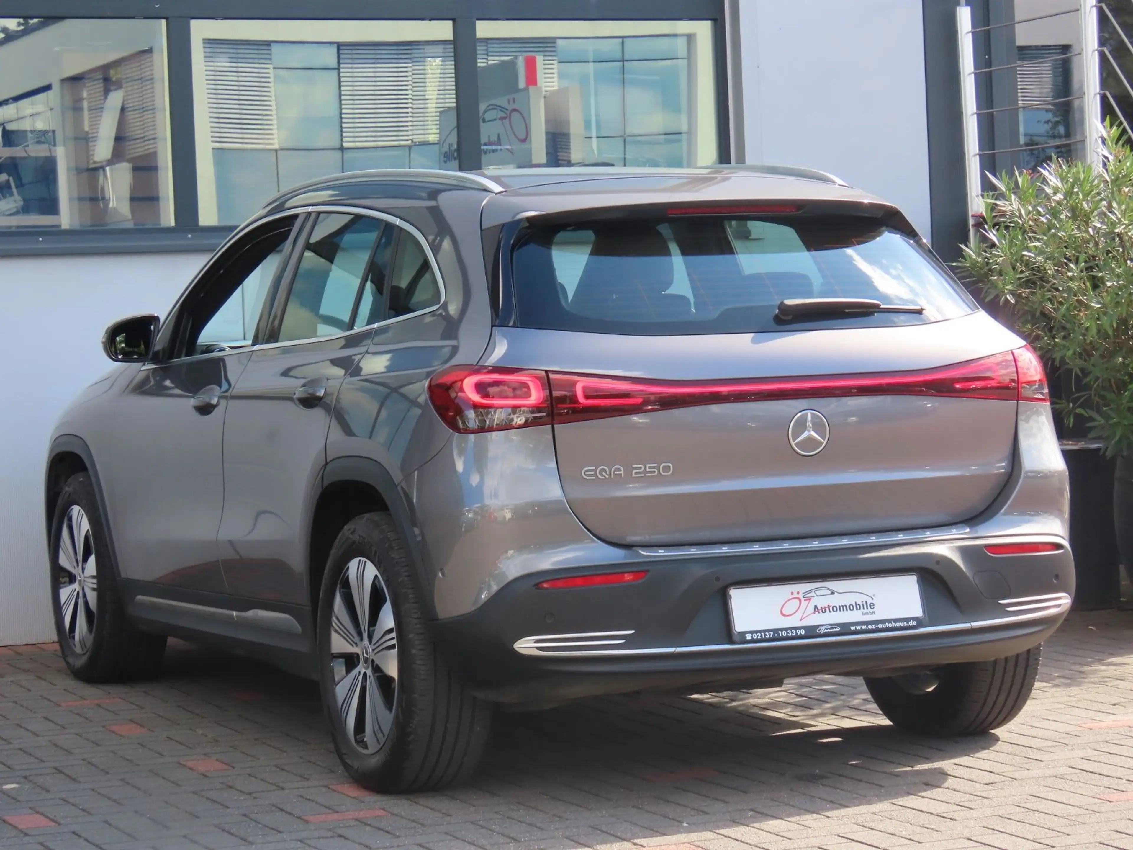 Mercedes-Benz EQA 250 Autom. Leder Ambiente Klima Sitzheizung — photo 10