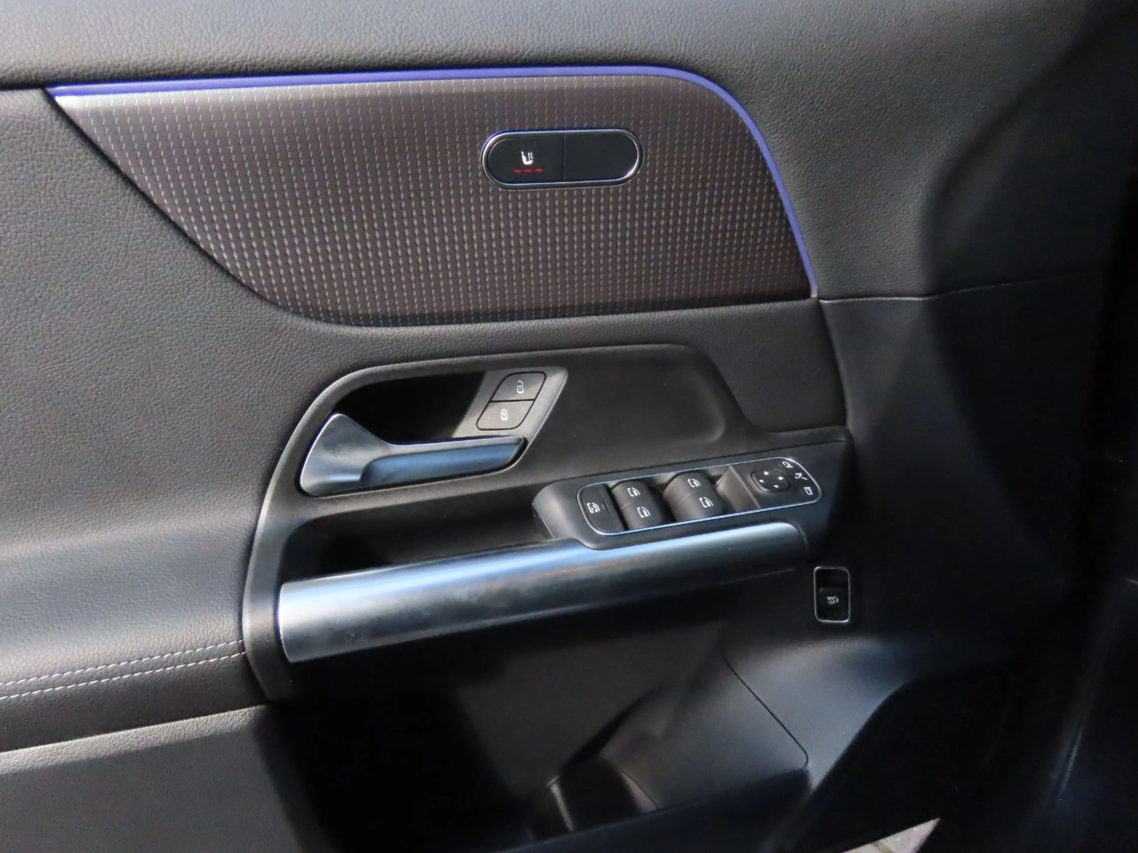 Mercedes-Benz EQA 250 Autom. Leder Ambiente Klima Sitzheizung — photo 14