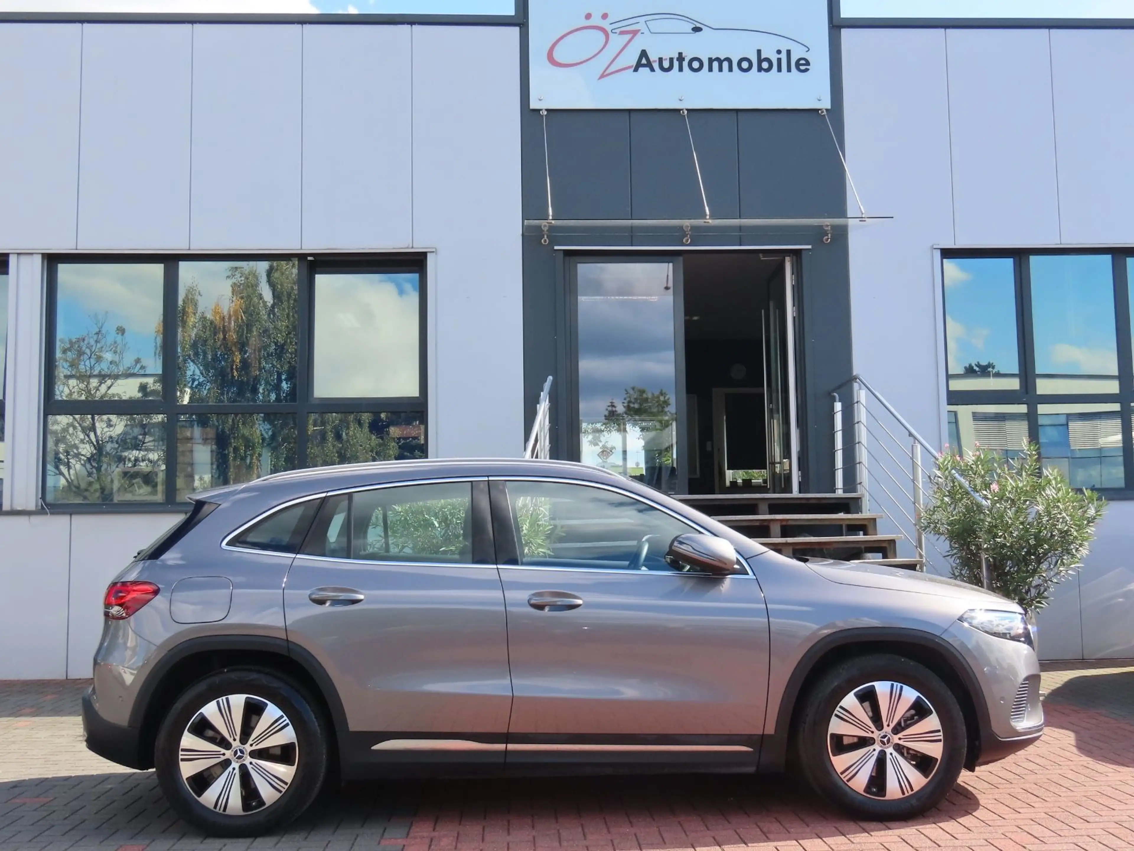Mercedes-Benz EQA 250 Autom. Leder Ambiente Klima Sitzheizung — photo 11