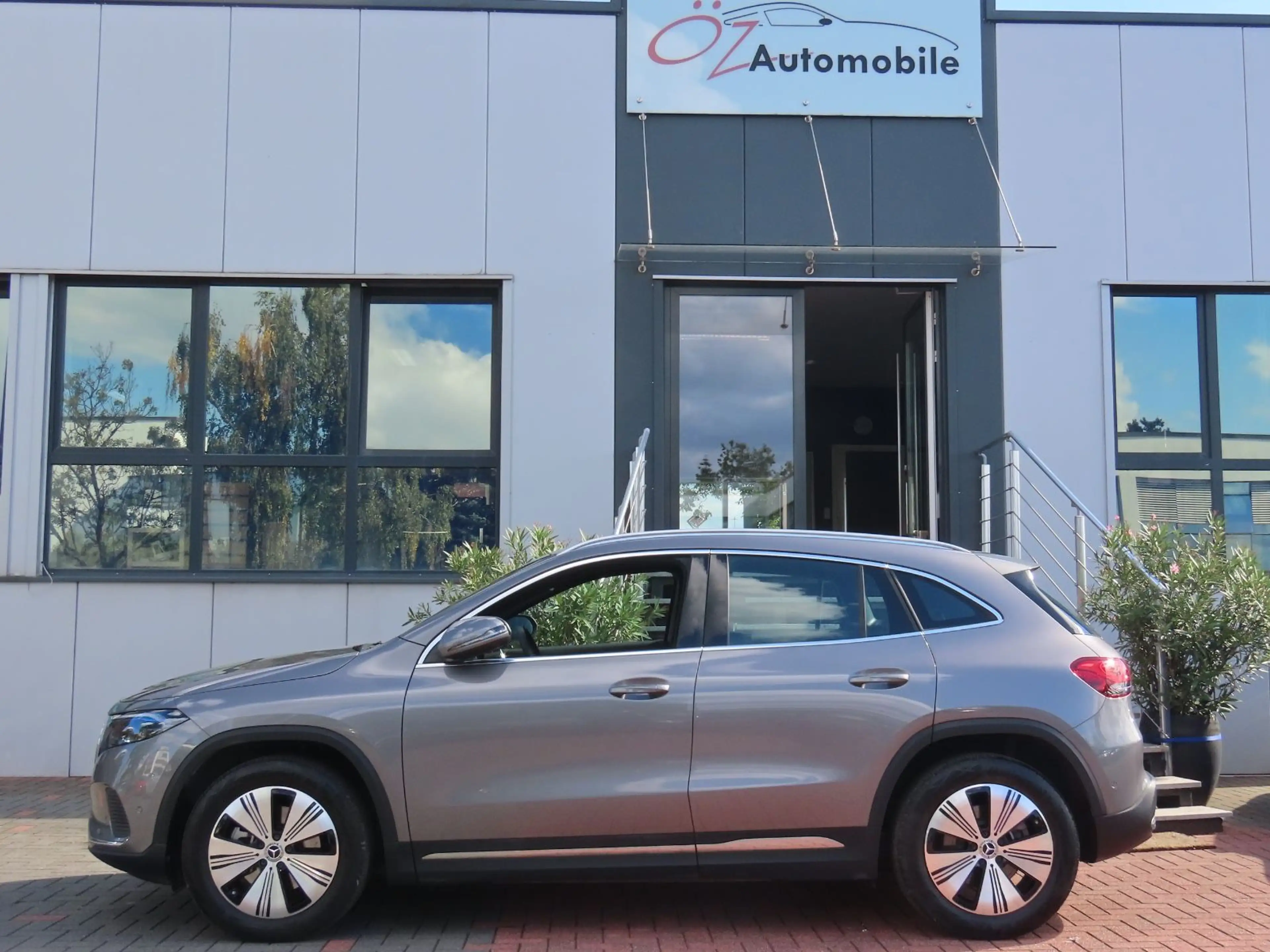 Mercedes-Benz EQA 250 Autom. Leder Ambiente Klima Sitzheizung — photo 12