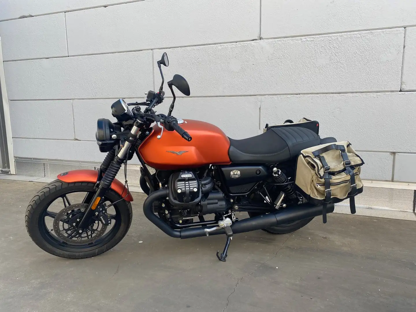Moto Guzzi V 7 IV stone 850 Naranja - 1