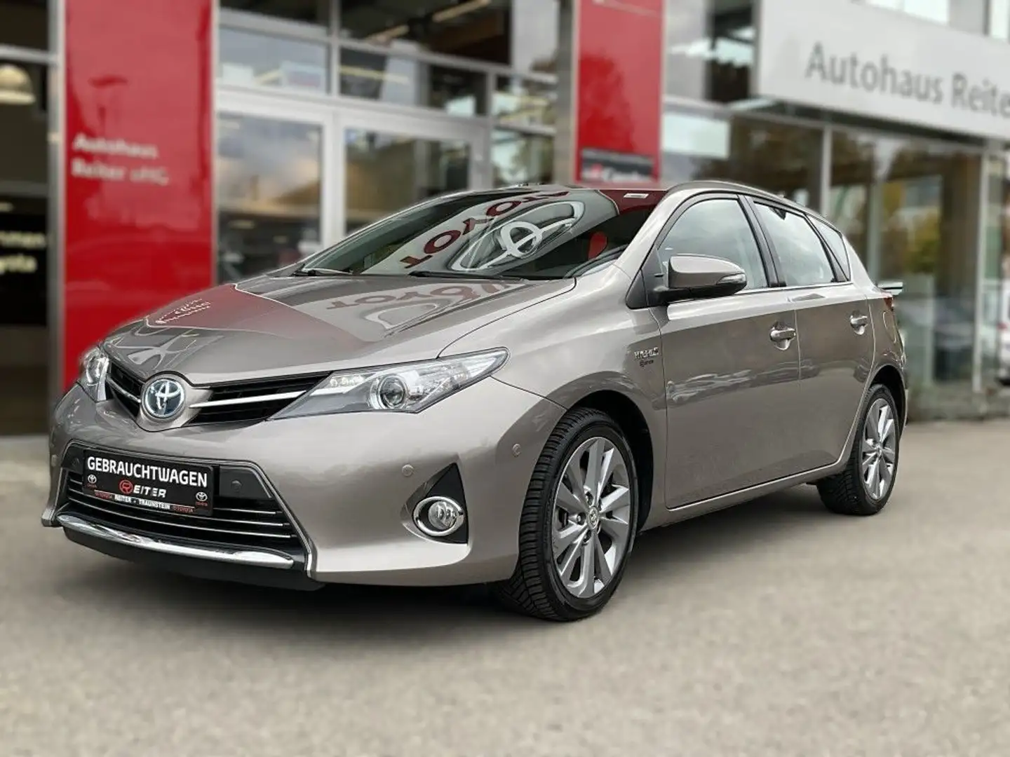 Toyota Auris 1.8 VVT-i Hybrid Automatik Executive - 1