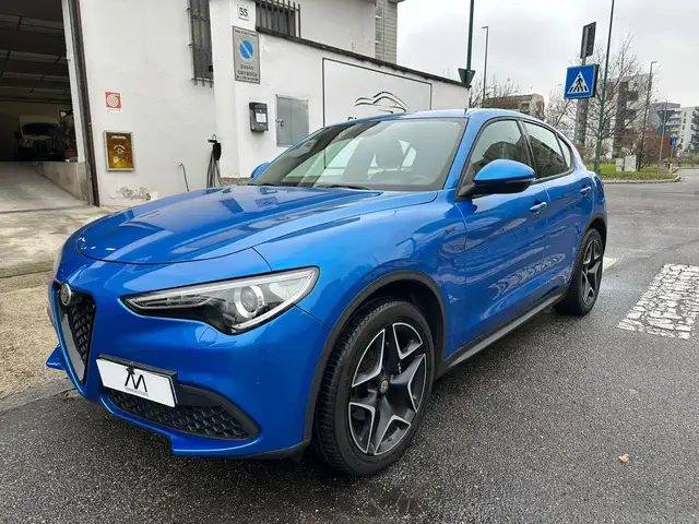 Alfa Romeo Stelvio 2.0 t Sprint Q4 200cv AUT/NAVi/CAMERA/CERCHI20/LED