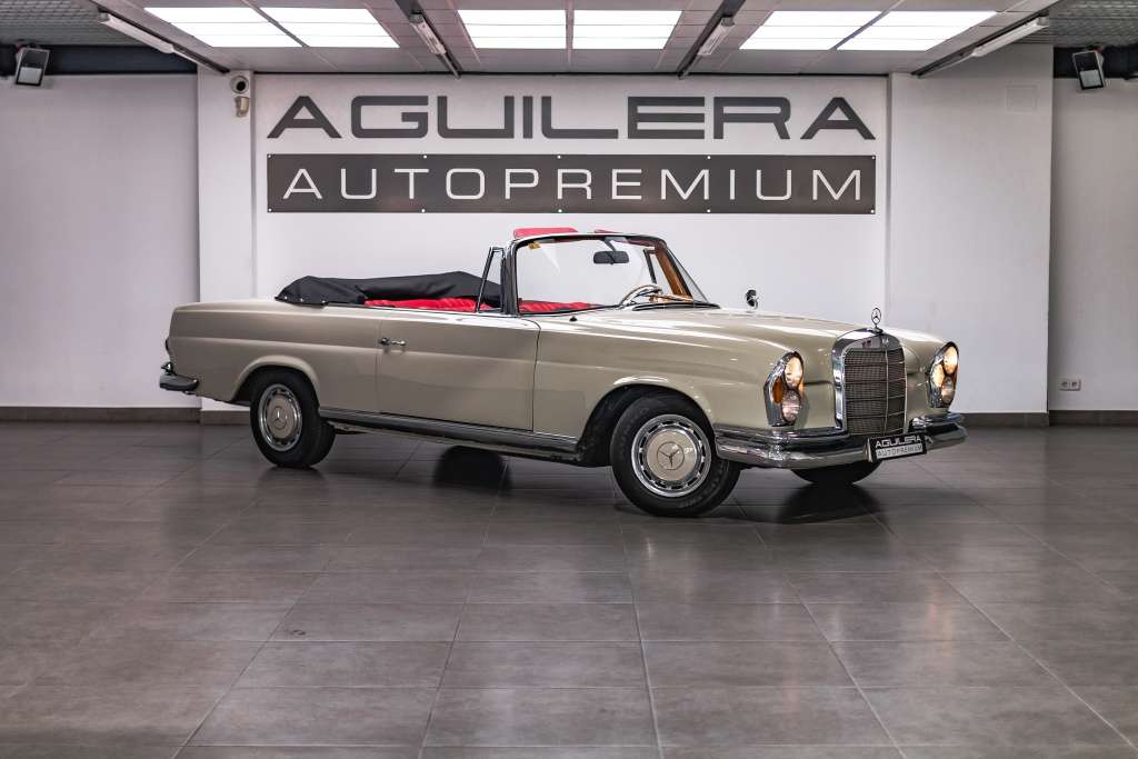 Mercedes-Benz 220 SE - foto 1