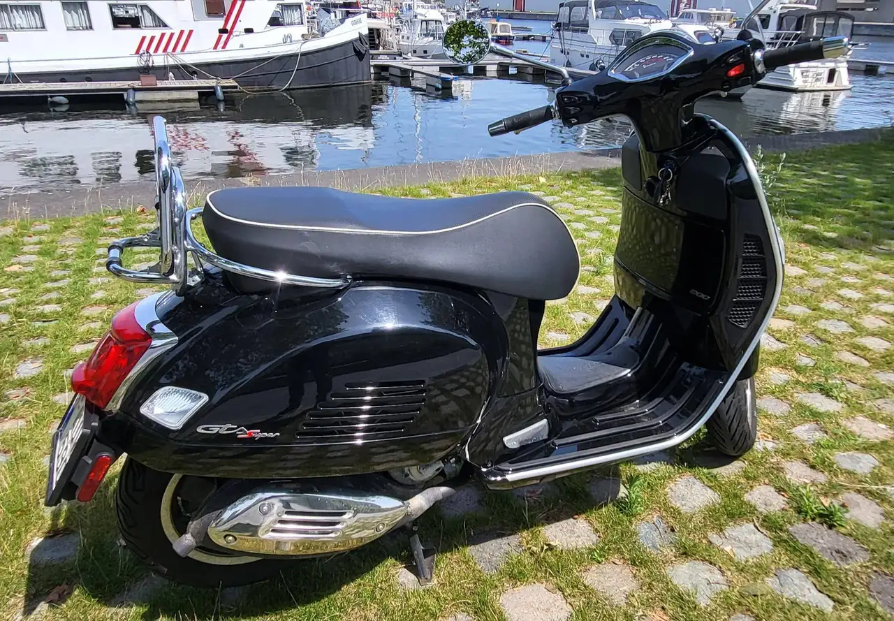 Vespa GTS 300