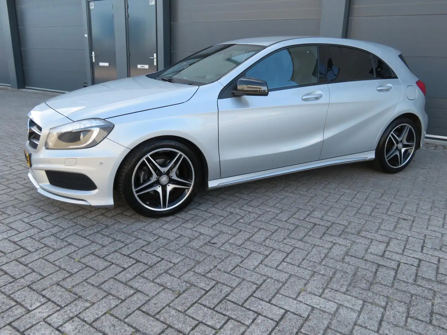 Mercedes-Benz A 180 Ambition 50066 km nap automaat Grigio - 2