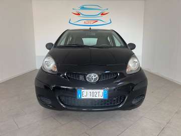 1.0 12V. VVT-i 5 porte