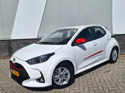 Toyota Yaris Yaris Lichtmetalen velgen, Alarm, Lendensteun, Garantie, LED verlichting, Regensensor, Zij-airbags, Apple CarPlay