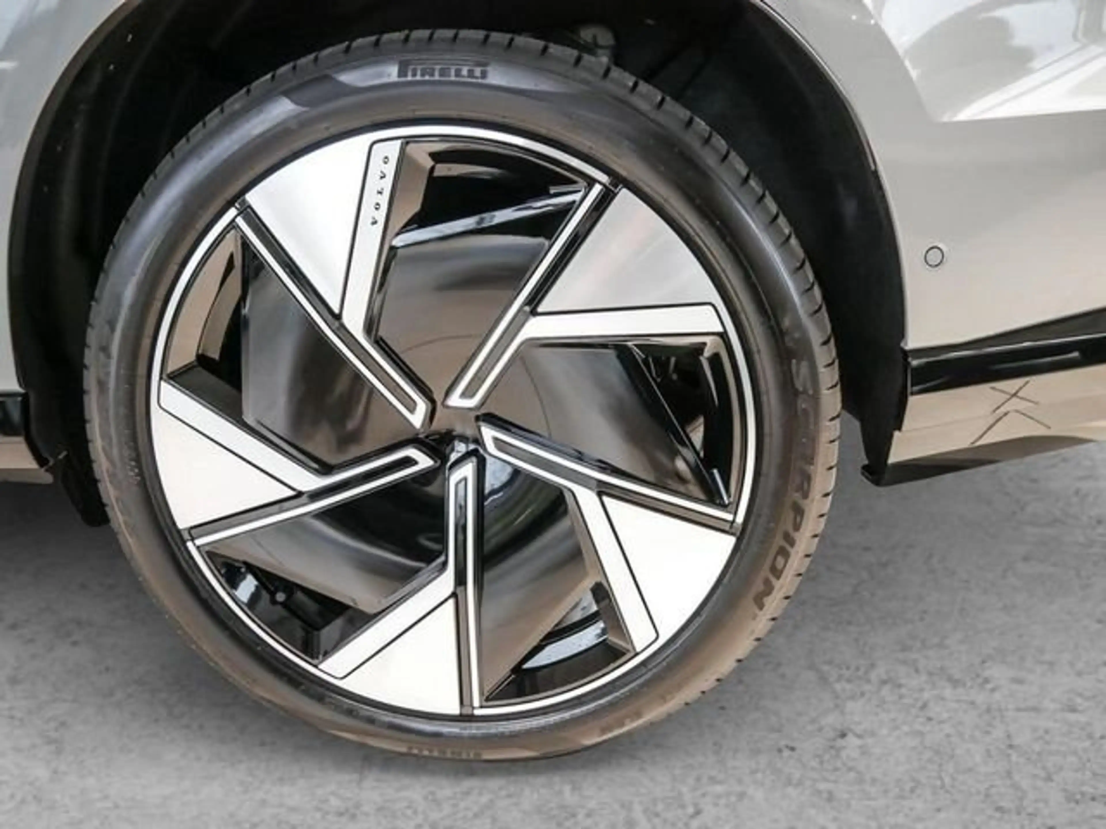 Volvo EX90 Ultra Pure Electric AWD — photo 6
