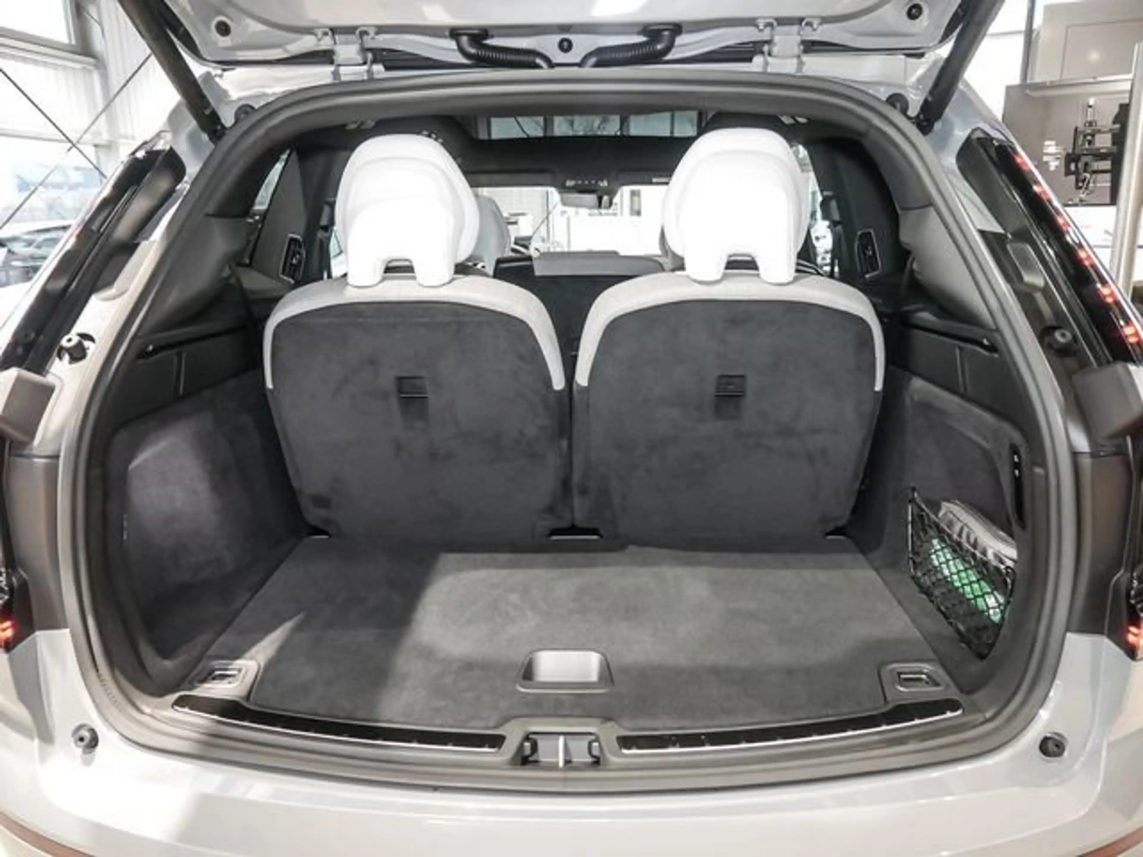 Volvo EX90 Ultra Pure Electric AWD — photo 14