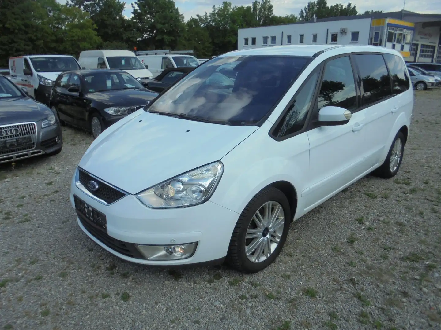 Ford Galaxy Trend 2.0 TDCI ~ 6 Sitzer ~ Ahk ~ Klima Weiß - 1