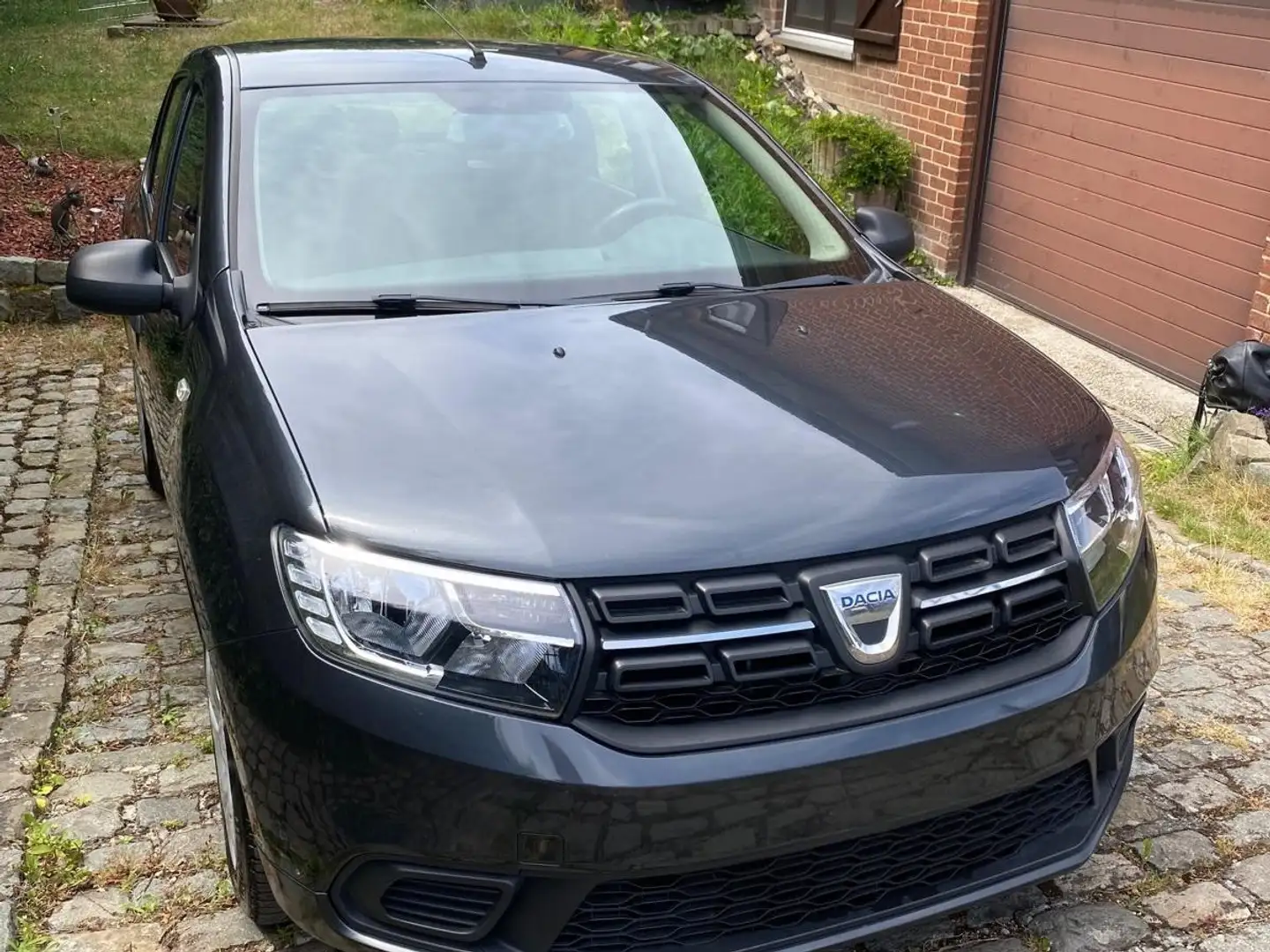 Dacia Logan 1.0i SCe (EU6.2) Gris - 1