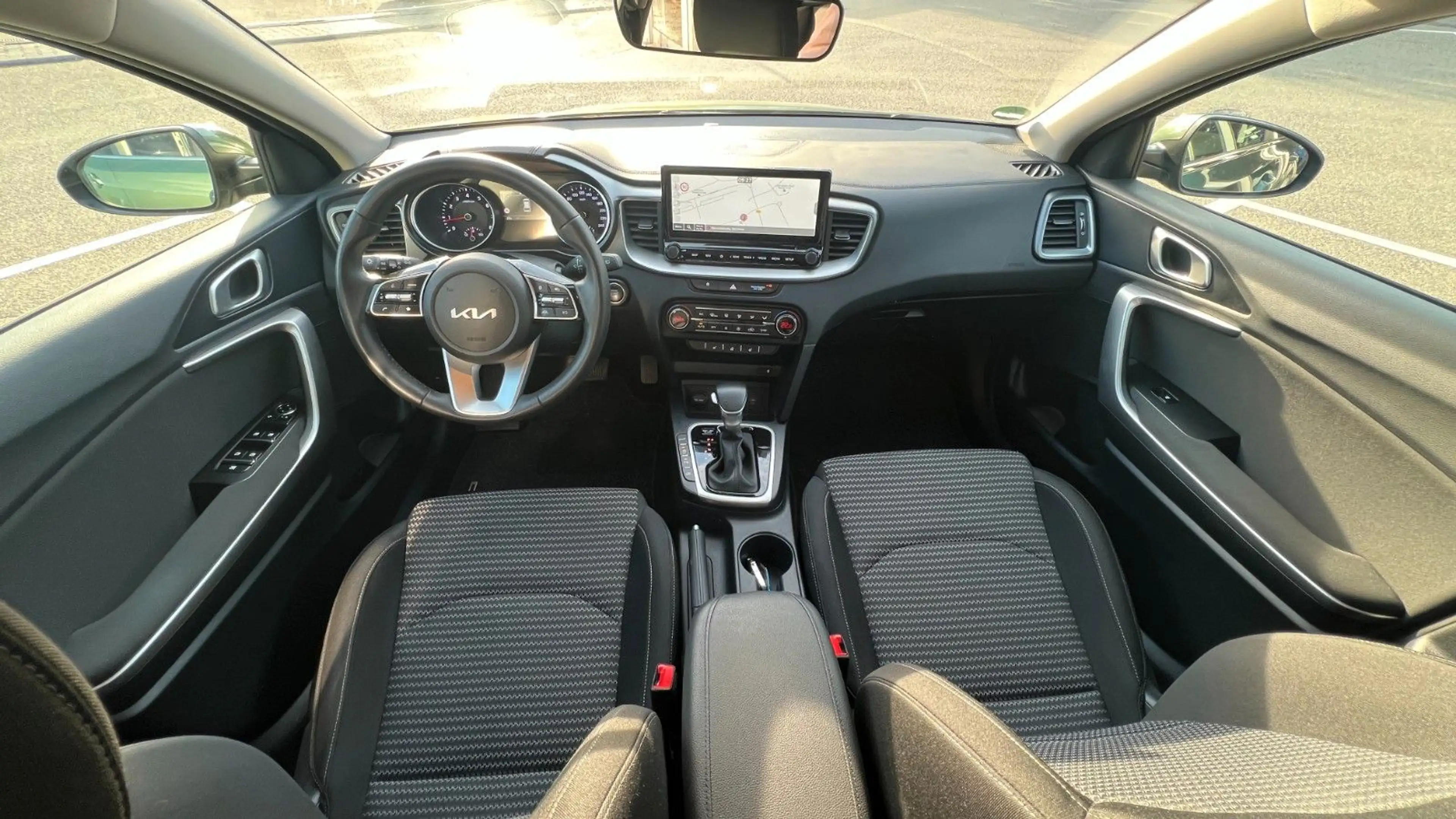 Kia Ceed SW / cee'd SW /AHK/Inspektion neu/Top — photo 12