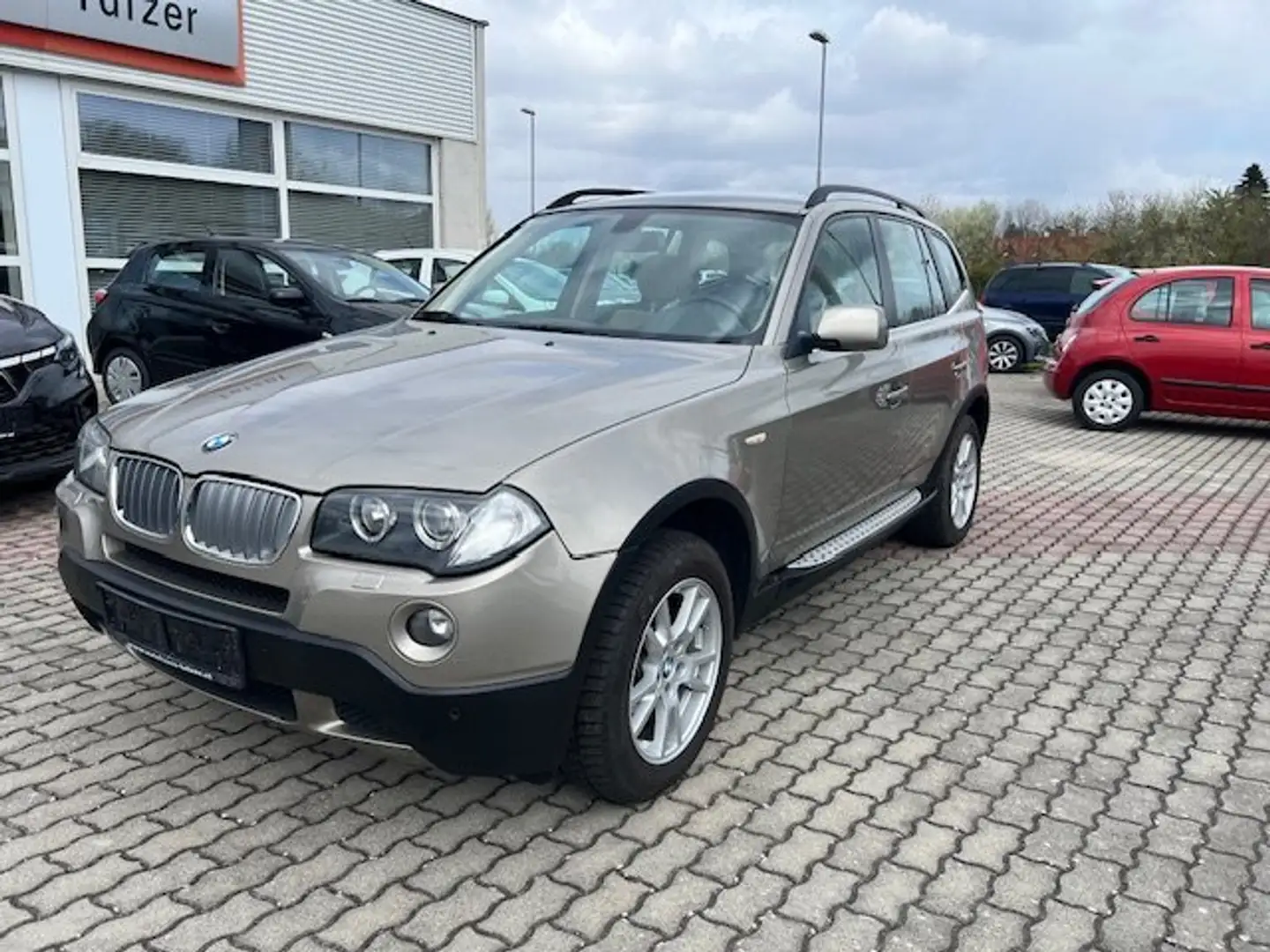 BMW X3 3,0d Österreich-Paket Aut. Золотий - 1