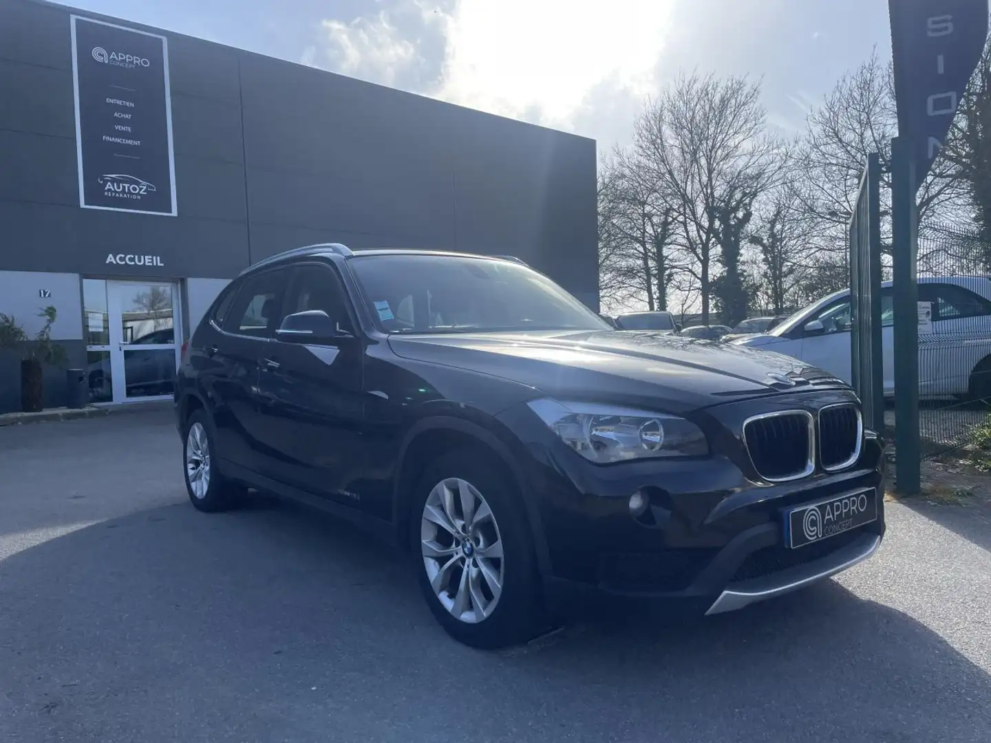 BMW X1 sDrive 16d E84 LCI Lounge PHASE 2 Noir - 2
