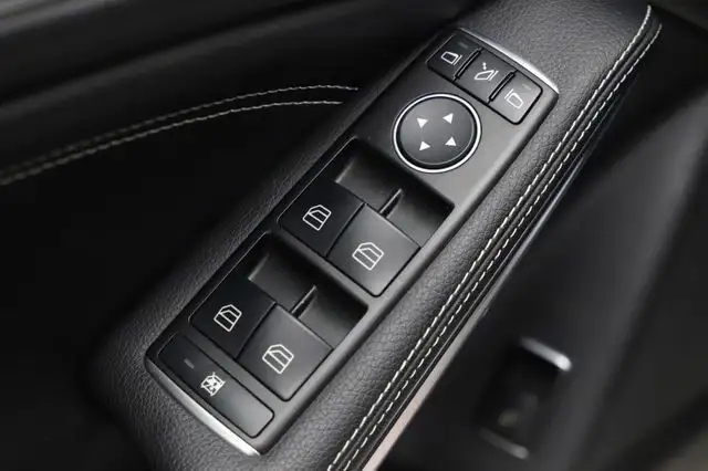 Mercedes-Benz 250 view 13