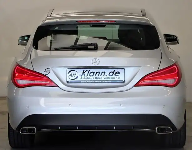 Mercedes-Benz 250 view 5