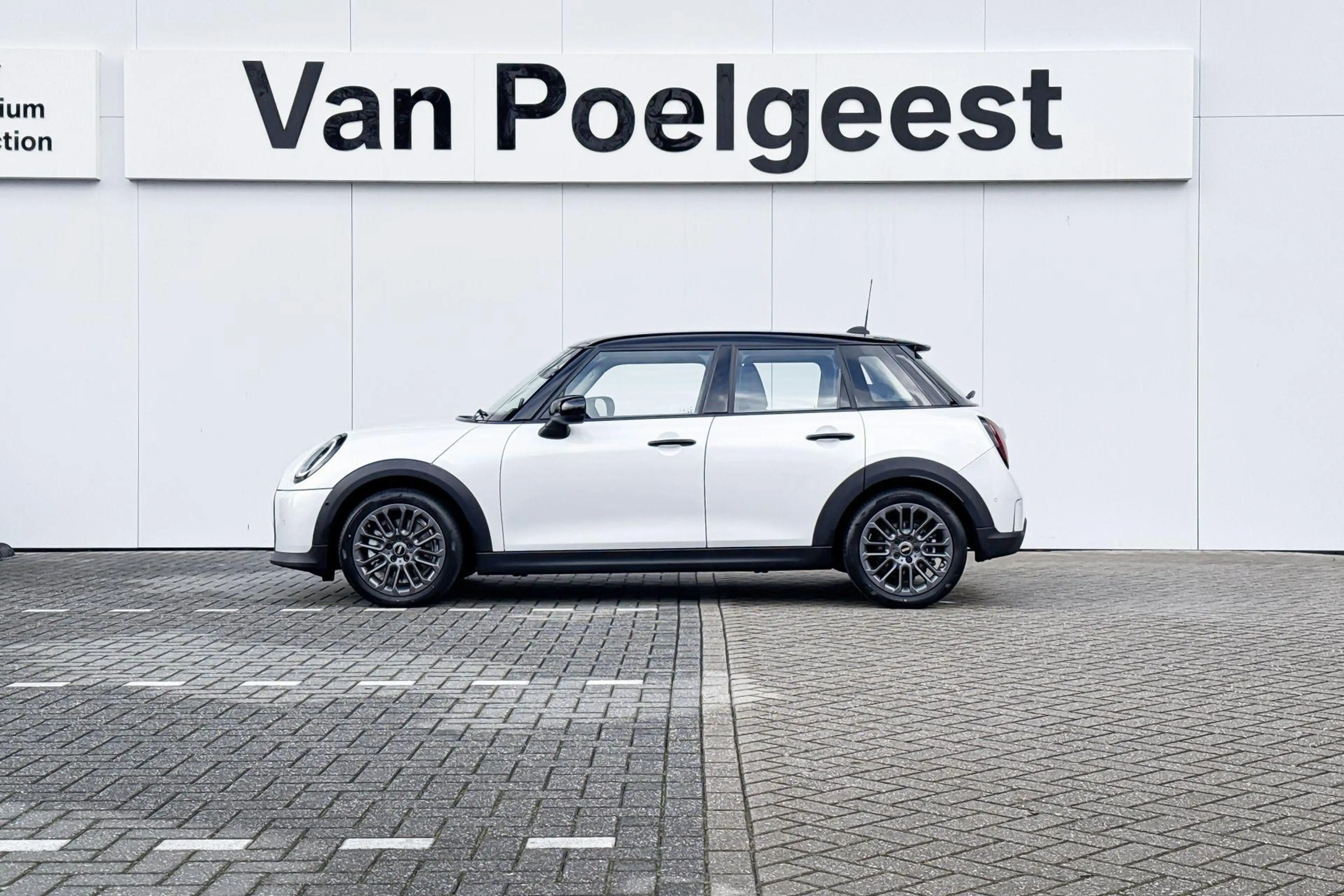 MINI Cooper C 5-deurs Classic Pakket M — photo 2