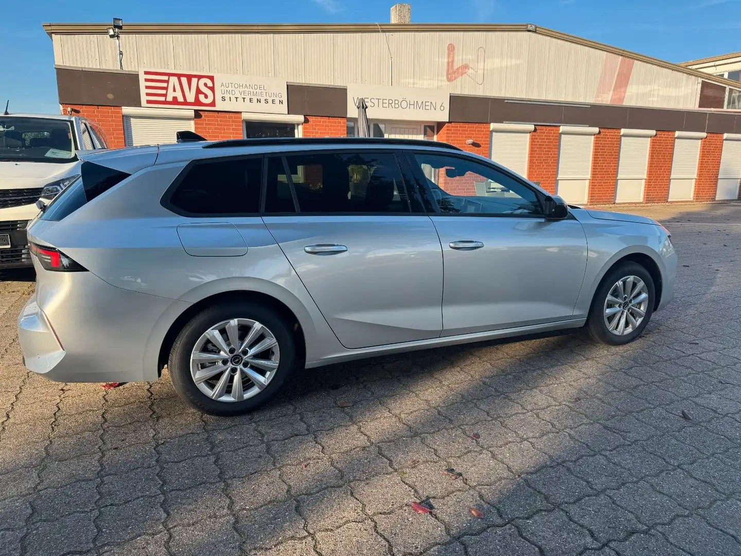 Opel Astra L Sports Tourer Edition Grau - 2