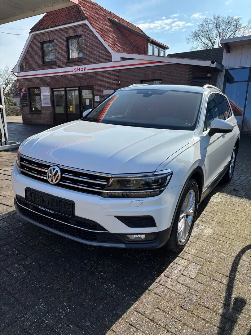 Volkswagen Tiguan Highline BMT/Start-Stopp 4Motion Bílá - 1