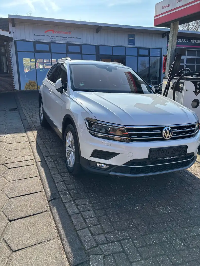 Volkswagen Tiguan Highline BMT/Start-Stopp 4Motion Bílá - 2