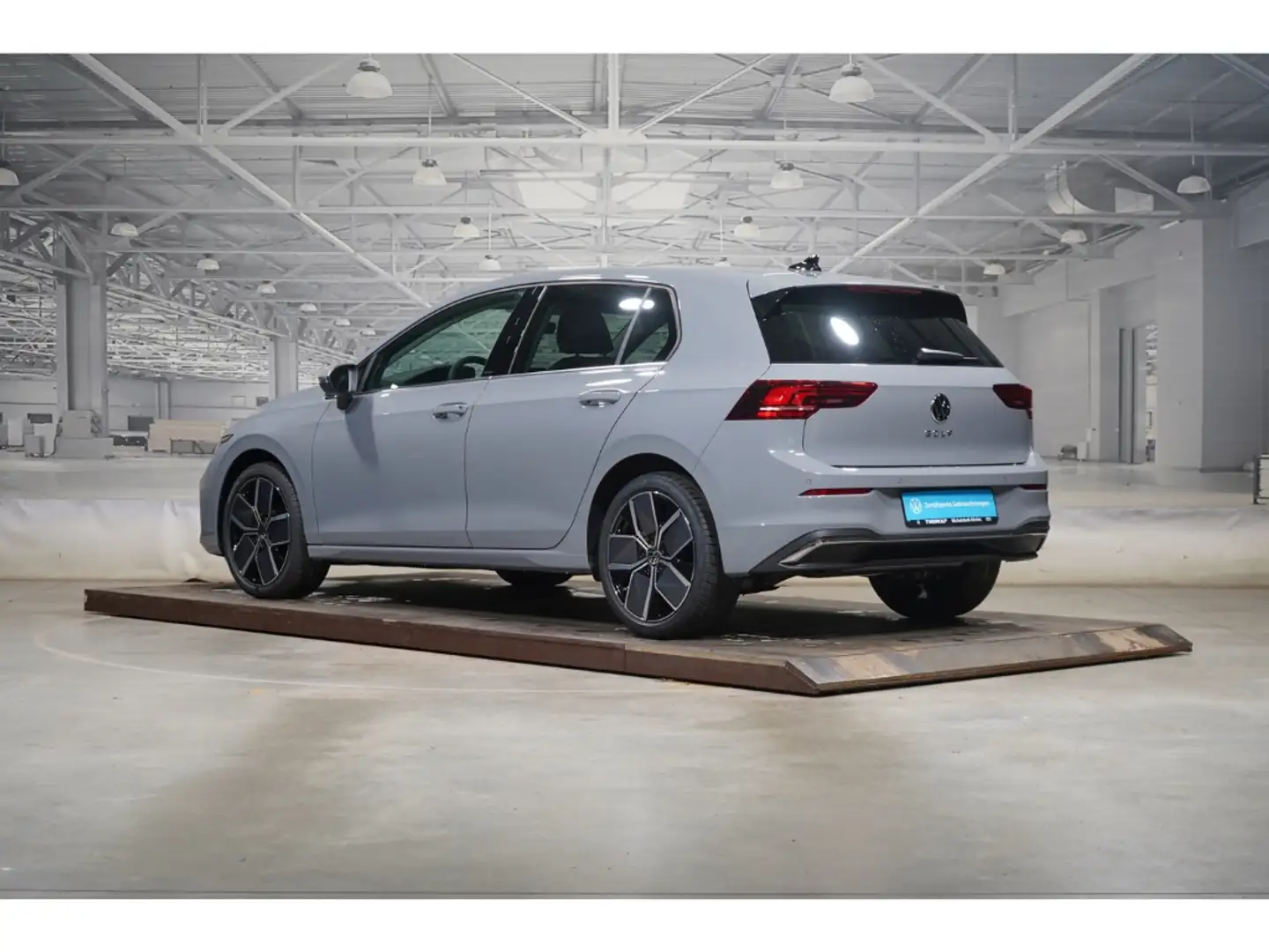 Volkswagen Golf Style 1.5 TSI ACC PANO KAMERA LED NAVI Grau - 2